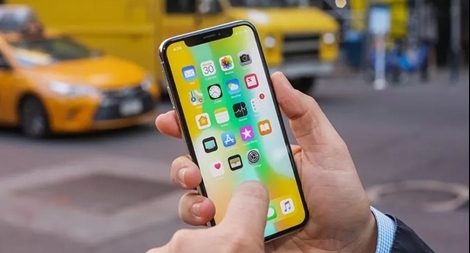 Apple nhận lỗi với người dùng, hứa thay miễn phí màn hình iPhone