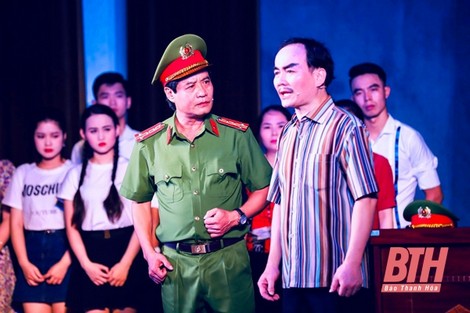 Khi hình tượng người chiến sĩ CAND lên sân khấu truyền thống