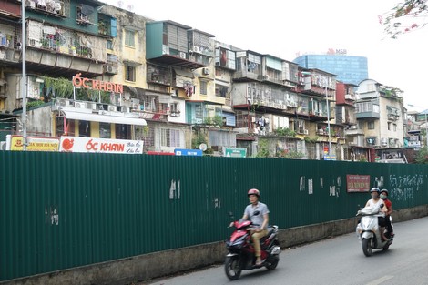 Lối thoát nào cho những khu tập thể đang "chờ sập"