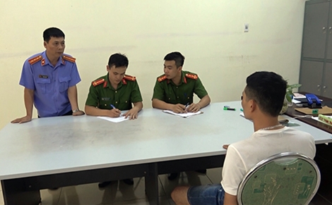 Khởi tố đối tượng cho vay lãi suất cao rồi cưỡng đoạt tài sản