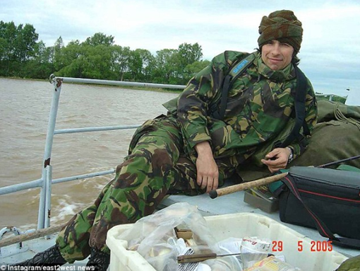 Sát thủ giết thuê, kiếm tiền sau song sắt