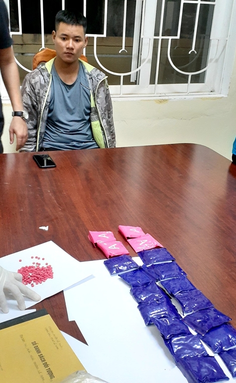 Bắt vụ vận chuyển 4.000 viên ma túy tổng hợp