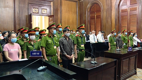 Phá rối an ninh, nhóm “Hiến pháp” lãnh hơn 40 năm tù