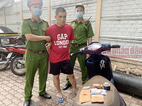 Mua ma túy hộ bạn “xã hội”, người đàn ông bị 141 bắt giữ