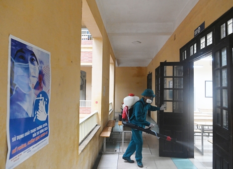 Hà Nội phun khử khuẩn các điểm thi THPT Quốc gia 2020