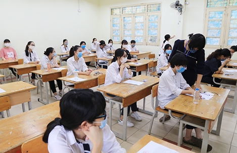 Thí sinh bước vào môn thi tốt nghiệp THPT đầu tiên
