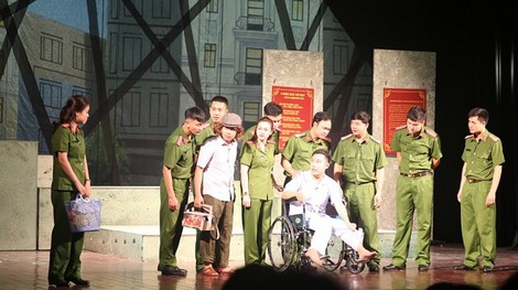 Nhà viết kịch Thượng Luyến: Viết từ “Đơn đặt hàng” của... xã hội