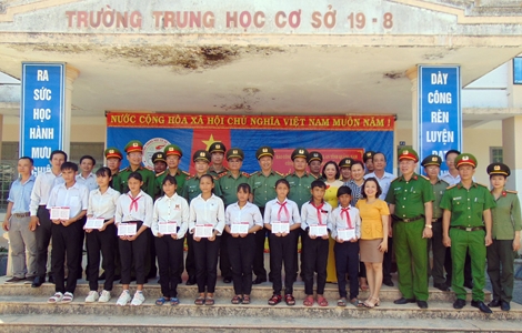 Về ngôi trường mang tên 19-8