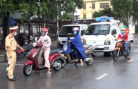 Bản lĩnh của những cán bộ ở tuyến đầu chống dịch