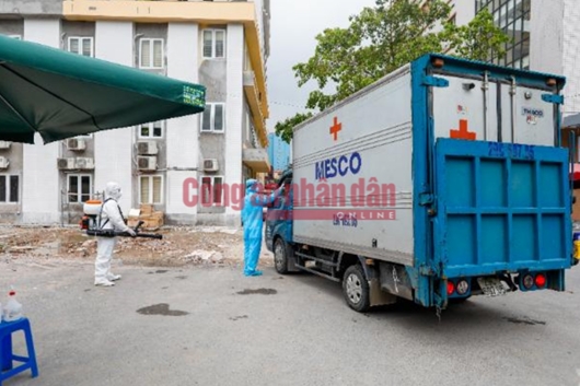 Bệnh viện E  'nội bất xuất, ngoại bất nhập' vì ca mắc COVID-19