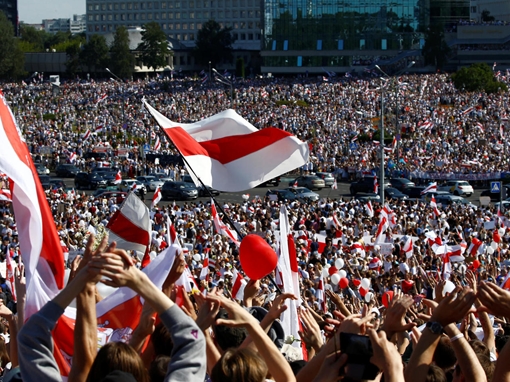 Belarus - Sau cánh cửa là bức tường