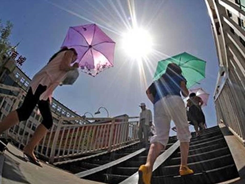 Cảnh báo bức xạ tia cực tím nguy hại trong nhiều ngày tới