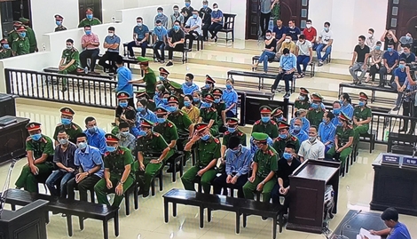 Các bị cáo trong vụ án ở Đồng Tâm hầu tòa