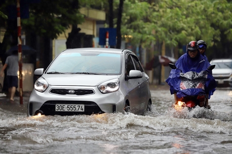 Bắc Bộ mưa giông rải rác, Trung Bộ duy trì nắng nóng