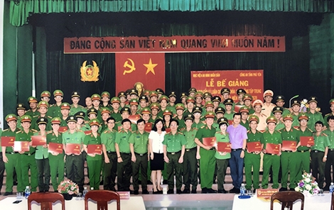 Học viện ANND bế giảng lớp cao cấp lý luận chính trị mở tại Phú Yên