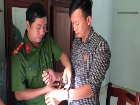 Nhân viên công ty dược trộm tiền vàng sa lưới