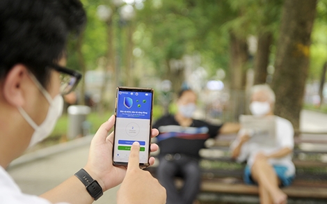 Người vào bệnh viện phải bật ứng dụng truy vết COVID-19