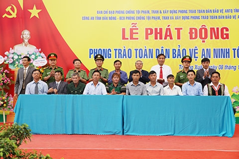 Huy động sức mạnh toàn dân tham gia  bảo vệ ANTQ