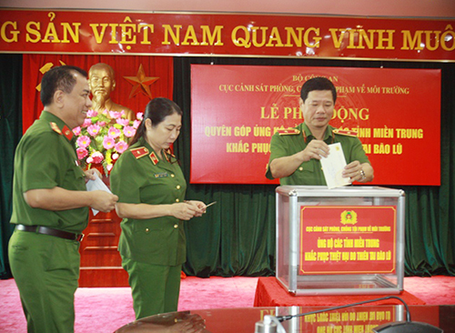 Cục Cảnh sát môi trường chung tay vì bà con vùng lũ miền Trung