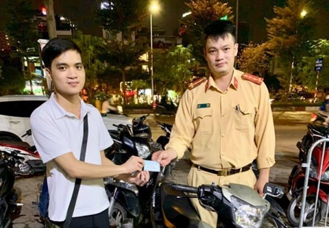 Những câu chuyện không có trong hồ sơ