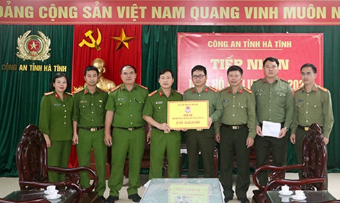 Học viện CSND ủng hộ Công an tỉnh Hà Tĩnh 100 triệu đồng