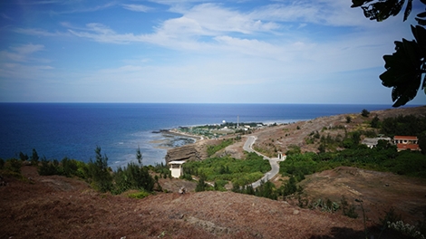 Màu sắc phục trên cát trắng Lý Sơn