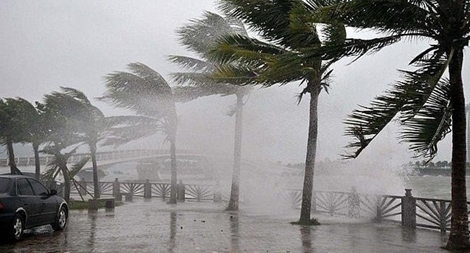 Bão số 12 áp sát, chuẩn bị đổ bộ vào đất liền