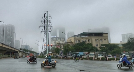 Bắc Bộ trưa chiều oi nóng, Nam bộ mưa rào và giông