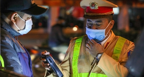 "Ma men" xin cứu viện từ người thân khi gặp cảnh sát 141