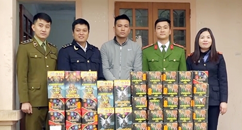 Vận chuyển gần 2 tạ pháo nhận 2,5 triệu tiền công 