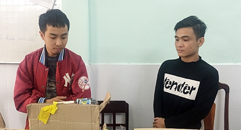 Bắt vụ buôn bán số lượng lớn máy hút thuốc lá điện tử