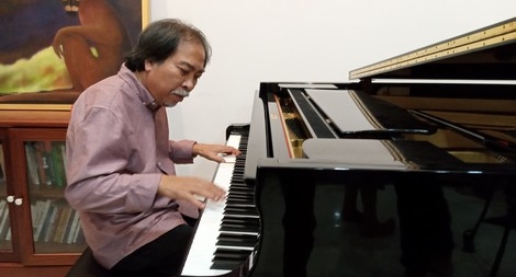  Nhà thơ Nguyễn Quang Thiều và thú chơi "Cây ánh sáng"