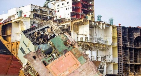 Mặt trái của ngành phá dỡ tàu biển