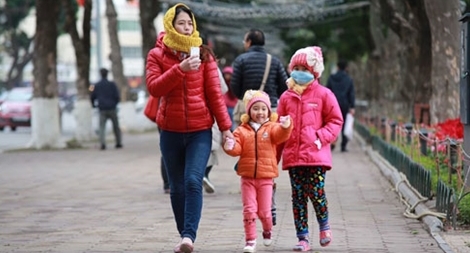 Ngày đầu năm mới, miền Bắc hửng nắng nhưng vẫn rét buốt