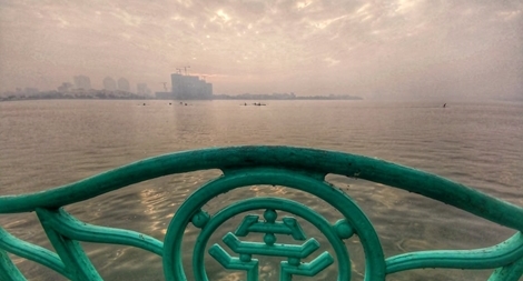 Không khí Hà Nội lại 'đỏ rực' dịp cuối tuần