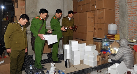 Triệt xóa cơ sở sản xuất rượu ngoại giả 