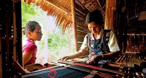 Đường về bản người Mạ