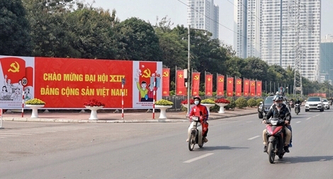 Hà Nội sương mù giăng kín, ngày có mưa nhỏ vài nơi