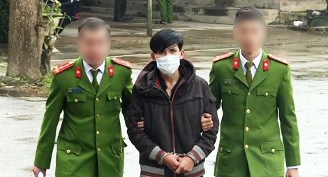 Nam hành khách ngồi sau taxi xách 4.000 viên ma tuý 