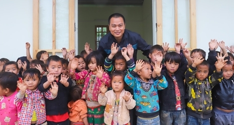 Chàng kiến trúc sư trẻ đắm đuối với giấc mơ xây 1.000 trường học vùng cao