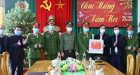 Bí Thư Tỉnh ủy Hà Tĩnh kiểm tra, chúc Tết lực lượng vũ trang thị xã Kỳ Anh