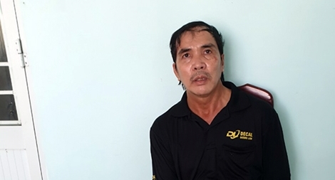 Giật tiền của cụ già bán vé số rồi "chạy" về nhà vợ