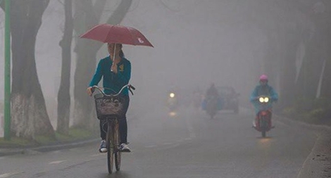 Hà Nội sương mù nồm ẩm, nhiều nơi có mưa phùn
