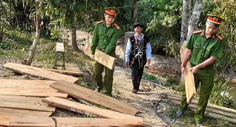 Công an xã phối hợp đảm bảo an ninh tuyến biên giới Việt – Lào