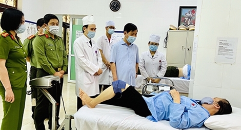 Thứ trưởng Nguyễn Văn Sơn kiểm tra công tác tại Bệnh viện Công an tỉnh Thanh Hóa