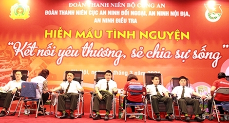 CBCS Công an tham gia chương trình hiến máu tình nguyện