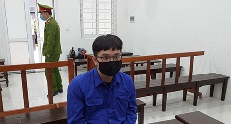 Chiếm đoạt tiền tỷ từ lừa bán khẩu trang phòng chống dịch