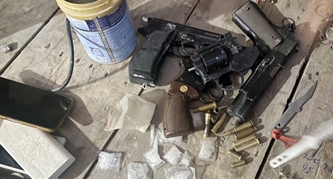 Lộ "kho vũ khí nóng" trong nhà tội phạm ma túy