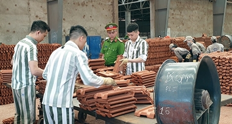 Cán bộ trại giam kể chuyện quy phục các sát thủ