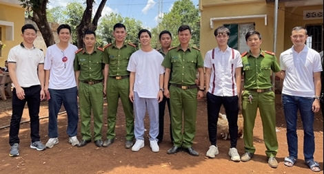 Xuân Trường, Công Phượng đi làm CCCD gắn chíp điện tử